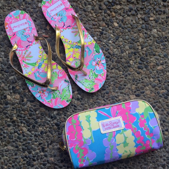Lilly Pulitzer Shoes - Lily Pulitzer NWOT Sandals + Make Up Bag