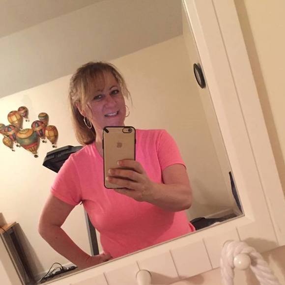 Meet your Posher, Deb - Picture 1 of 1