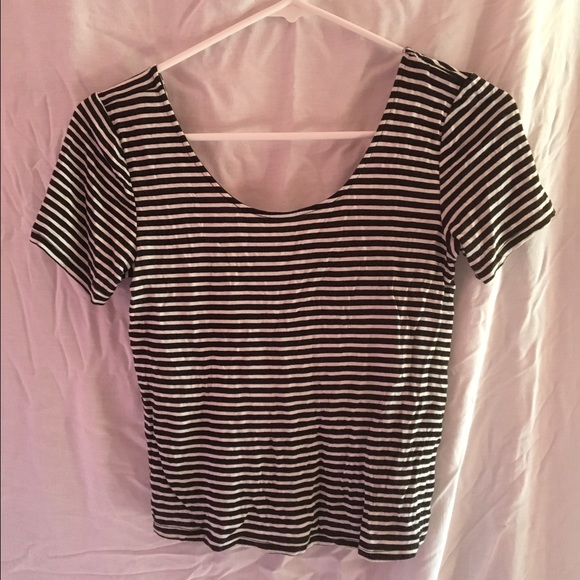 Black & white striped crop top