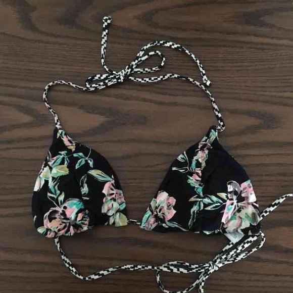 Reversible oneil swim top
