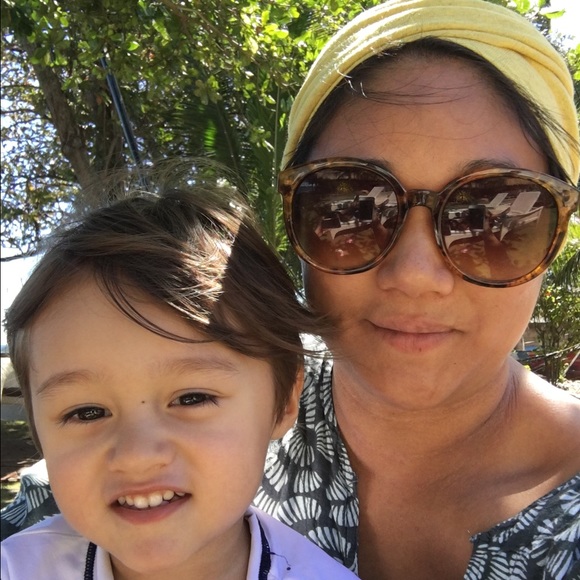 Meet your Posher, Jen - Picture 2 of 2