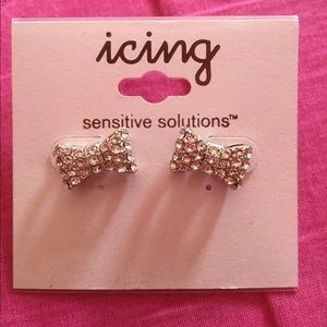 Earrings nwt