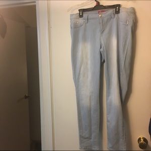 Cute light blue skinny jeans