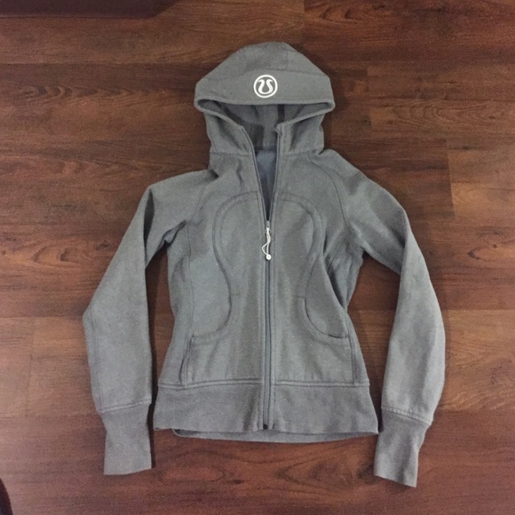 Lululemon light gray jacket