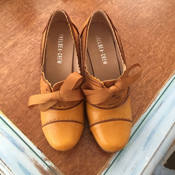 Modcloth Chelsea Crew heels- Gold/ Mustard