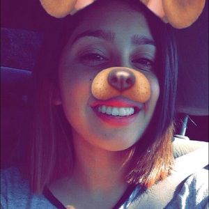 Meet your Posher, Lorie