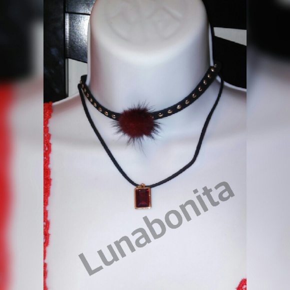 Pompom burgundy choker - Picture 2 of 2