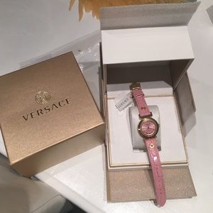 Gorgeous  Versace watch! 100% authentic.