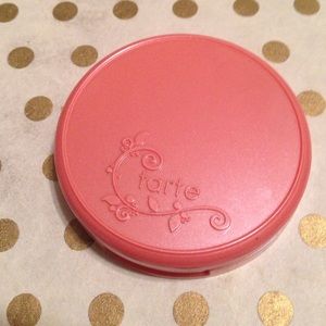 tarte Makeup - Tarte Amazonian clay blush in Blissful tarte Makeup - Tarte Amazonian clay blush in Blissful