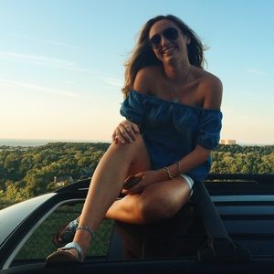 Meet your Posher, Emily