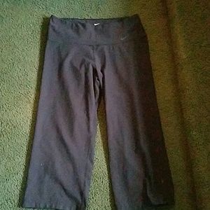 Nike yoga capris