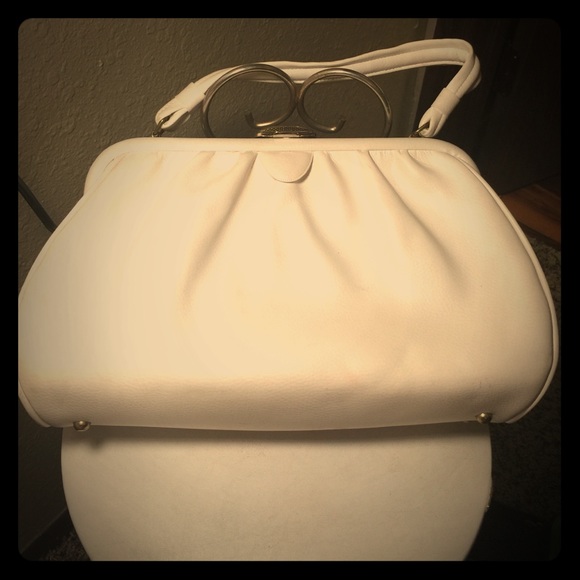 Vintage white clutch!