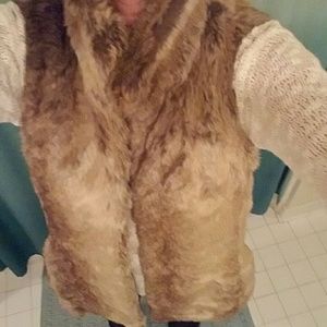 Banana Republic Faux Fur Vest sz M NWT
