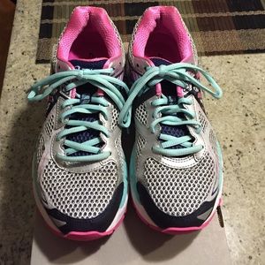 ASICS Women's GT-2000 3