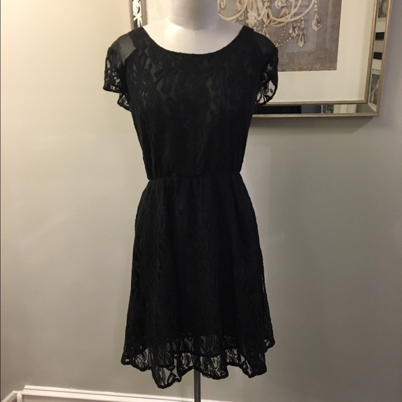 Monteau Dresses & Skirts - Black lace dress