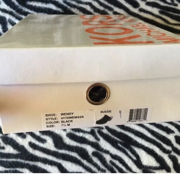 Worn a handful of times. Very comfy - Picture 4 of 4