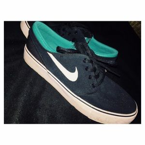 Stephen Janoski Nikes 💞