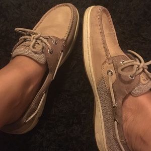 Worn sperrys