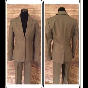 Calvin Klein 2 Piece Pants Suit