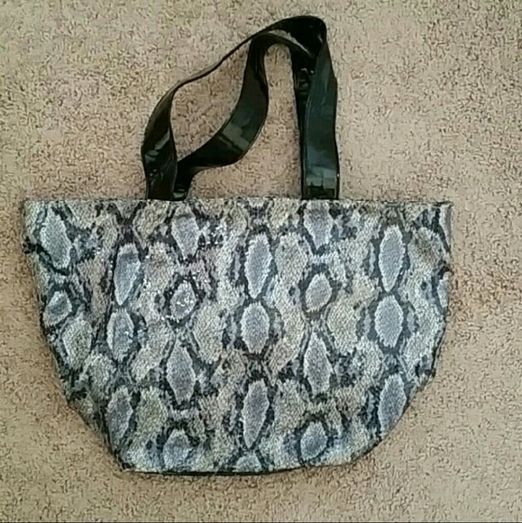 Betsey Johnson Betseyville Bag - Picture 2 of 3