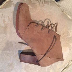 Lace up heeled bootie