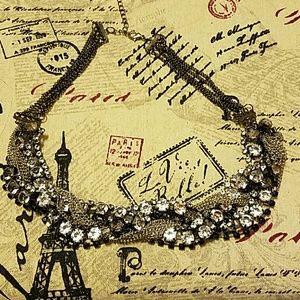 BEAUTIFUL FASHION NECKLACE