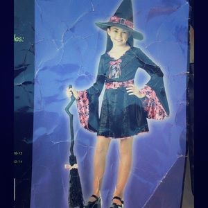HOLLOWEEN COSTUME , GIRLY WITCH