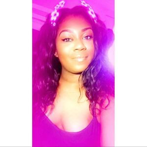 Meet your Posher, Kiana