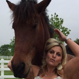 Meet your Posher, Raquel