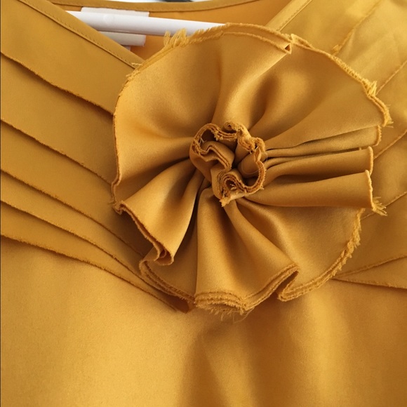 Merona Gold Flower Blouse Tank - Picture 2 of 4