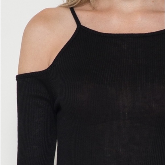Cold Shoulder Rib Top - Picture 2 of 4