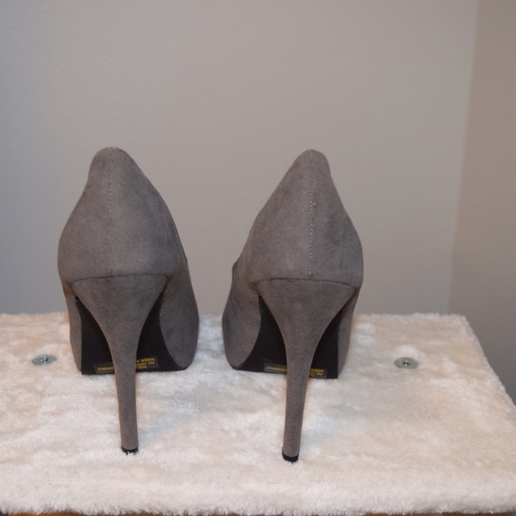 Gray Heels 👠 MUST SELL ASAP💥 - Picture 2 of 5