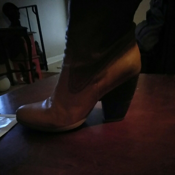 Boots - Picture 3 of 3