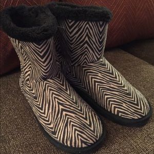 Vera Bradley cozy booties