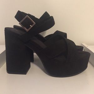 Divided H&M chunky black strappy sandals