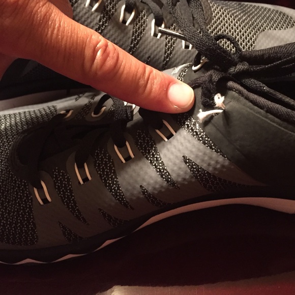 Slight tear - Picture 2 of 2