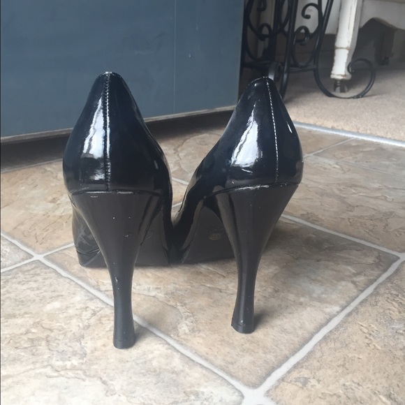 Black pumps - Picture 2 of 3