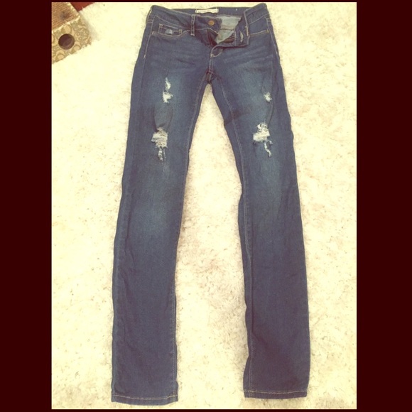 Bullhead distressed jeans