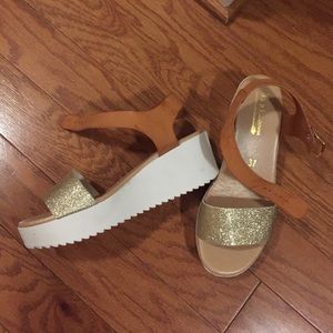 Sandals, light brown leather back, brand new