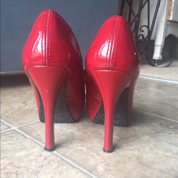 Red Pumps - Picture 3 of 4
