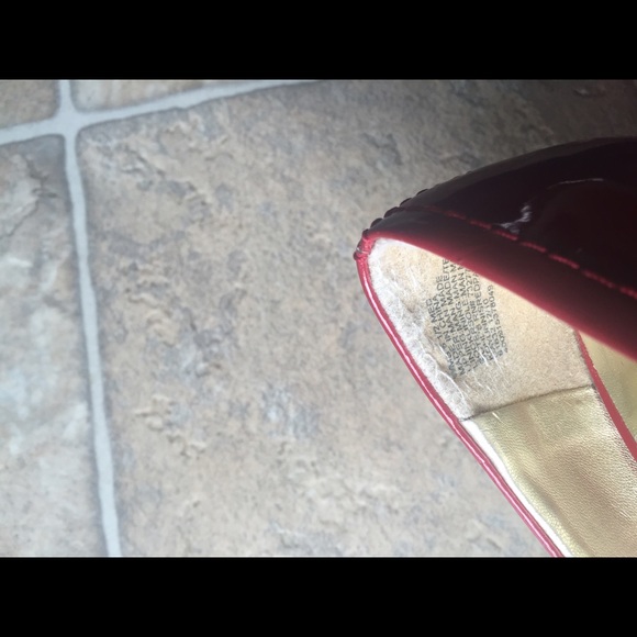 Red Pumps - Picture 4 of 4