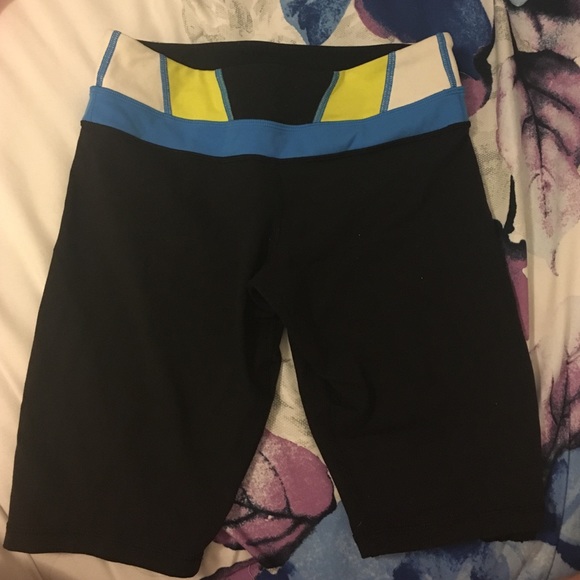 Lululemon crop shorts