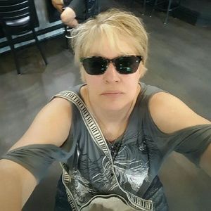 Meet your Posher, Janet