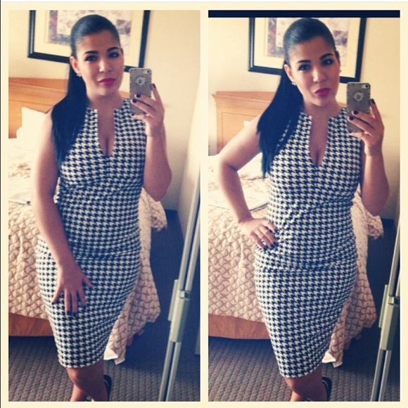 Houndstooth Kardashian Kollection Dress - Picture 1 of 2