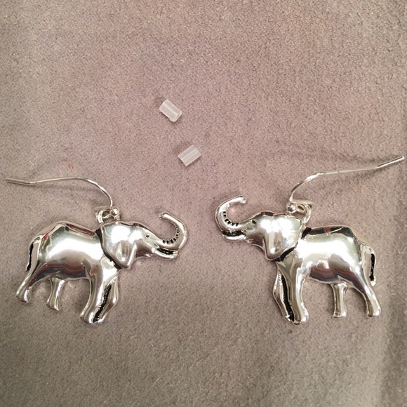 ALABAMA FANS Elephant Pierced Earrings silver tone