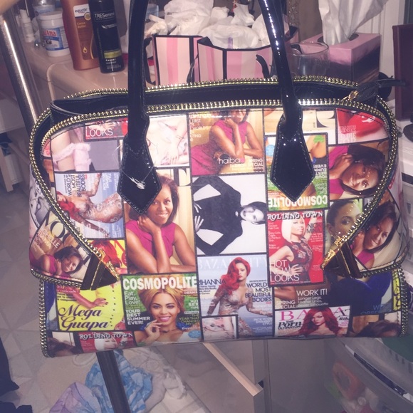 Magazine cover purse