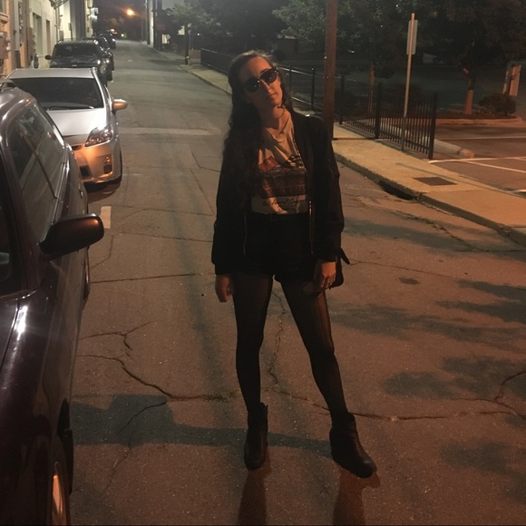 Meet your Posher, Erin - Picture 3 of 3