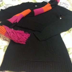 Sweater & scarf bundle
