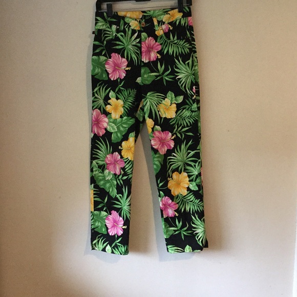 Printed Capris Pants - image 1