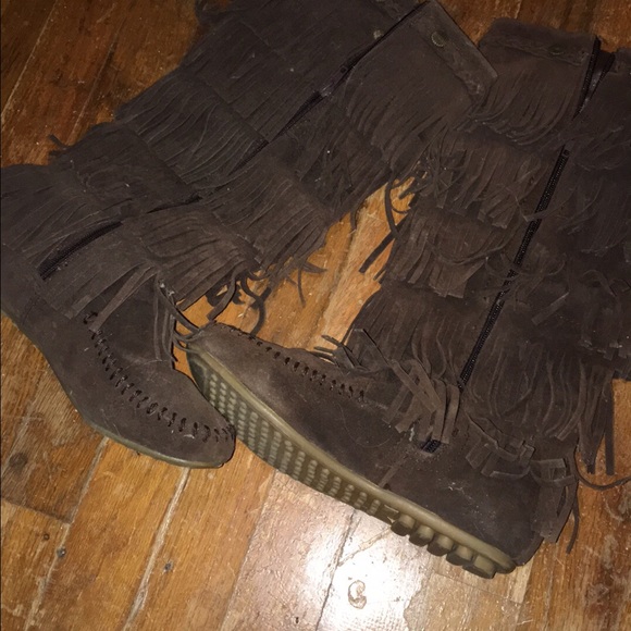 Fringe boots